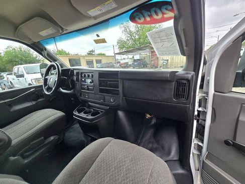 Used 2016 Chevrolet Express 3500 RWD image 13
