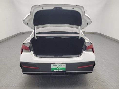Used 2024 Hyundai Elantra SEL FWD image 29