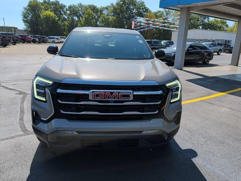 Used 2026 GMC Terrain Elevation FWD image 2