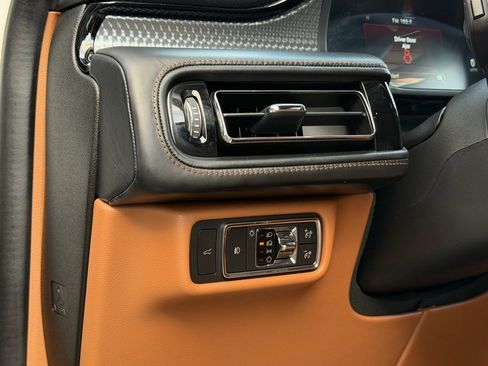 Used 2023 Lincoln Aviator Black Label w/ Class IV Trailer Tow Package image 27