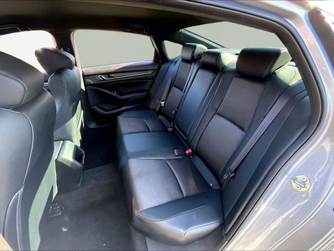 Used 2018 Honda Accord Sport image 18