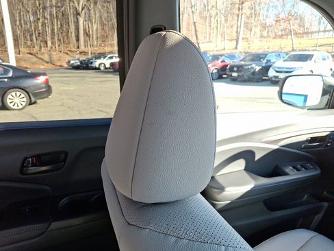 Certified 2024 Honda Passport EX-L image 13