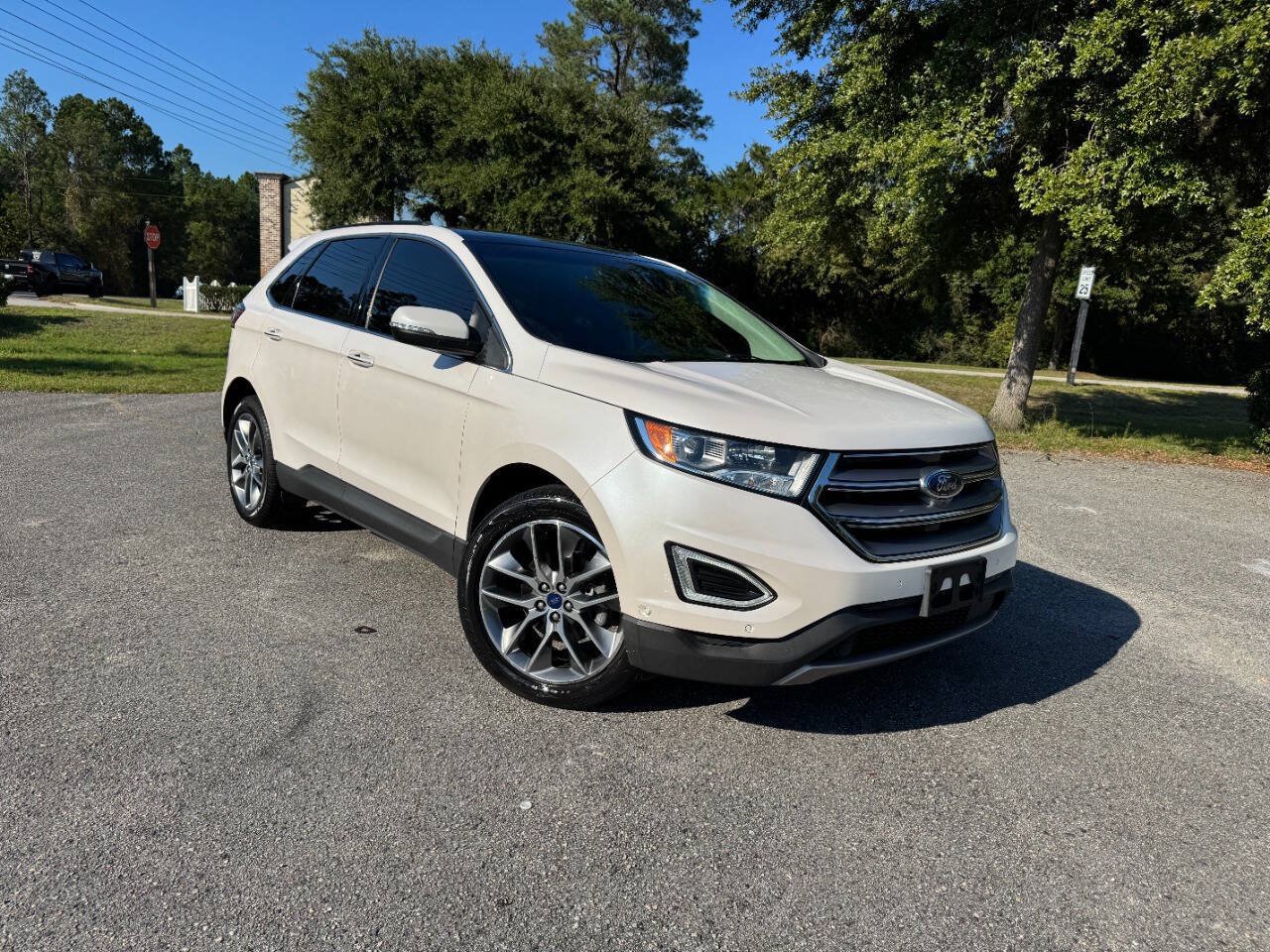 Used 2016 Ford Edge Titanium w/ Equipment Group 302A FWD image 8