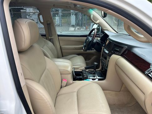 Used 2010 Lexus LX 570 4WD image 19