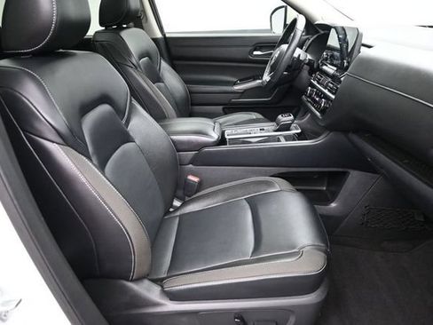 Used 2022 Nissan Pathfinder SL w/ SL Premium Package FWD image 14