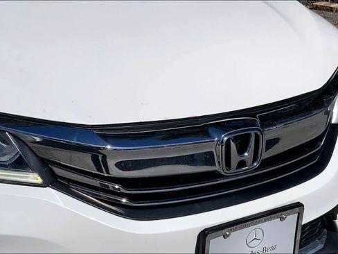 Used 2017 Honda Accord Sport Special Edition image 30