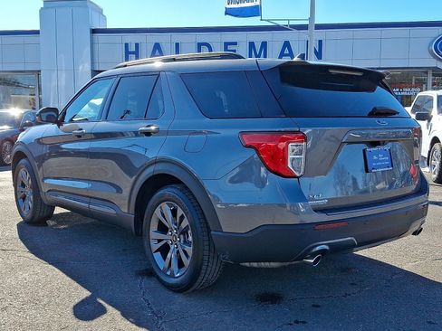 Used 2023 Ford Explorer XLT w/ Equipment Group 202A image 5