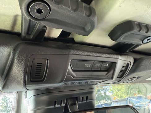 Used 2025 Jeep Wrangler Unlimited Rubicon AWD/4WD image 29
