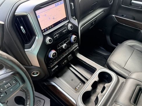 Used 2019 GMC Sierra 1500 SLT w/ SLT Premium Plus Package AWD/4WD image 33