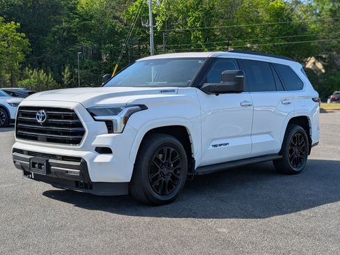 Used 2023 Toyota Sequoia SR5 w/ SR5 Premium Package image 5