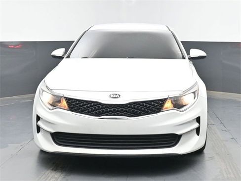 Used 2016 Kia Optima LX w/ Technology Package image 3