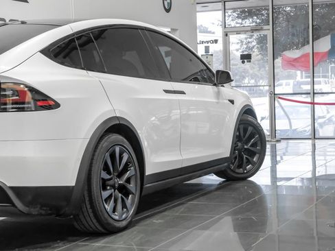 Used 2022 Tesla Model X AWD/4WD image 13