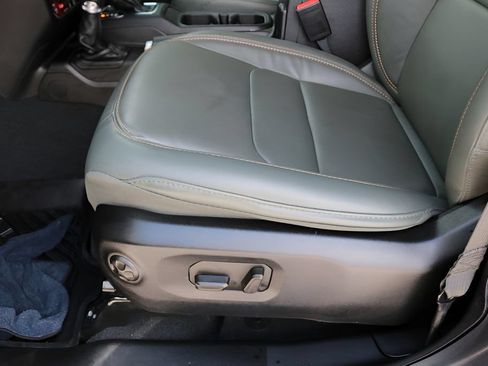 Used 2024 Jeep Gladiator Mojave AWD/4WD image 14