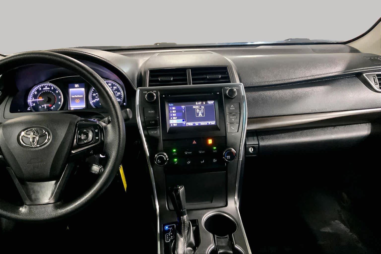 Used 2017 Toyota Camry LE FWD image 7