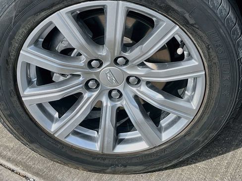Used 2023 Cadillac XT4 Premium Luxury FWD image 31