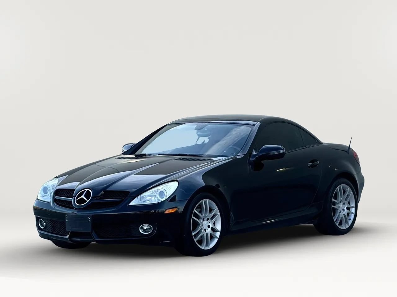 Used 2009 Mercedes-Benz SLK 300 image 4