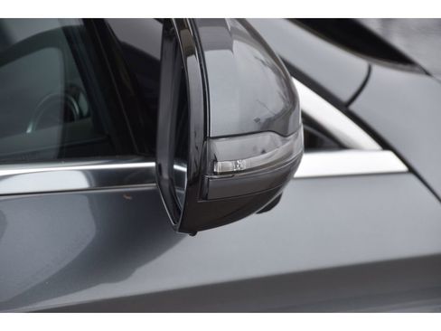 Used 2019 Mercedes-Benz E 300 4MATIC image 29