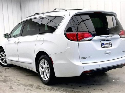 Used 2020 Chrysler Pacifica Limited image 11