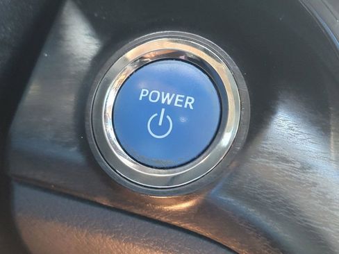 Used 2016 Toyota Avalon Limited w/ Toyota Safety Sense Package image 18