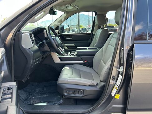 Used 2022 Toyota Tundra SR5 w/ Advanced Technology Package image 12