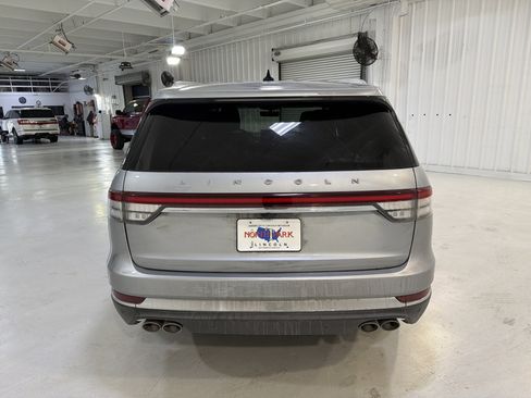 Used 2023 Lincoln Aviator 2WD w/ Premium Package image 4