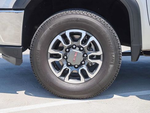 Used 2021 GMC Sierra 3500 4x4 Crew Cab w/ Gooseneck/5TH Wheel Package image 4