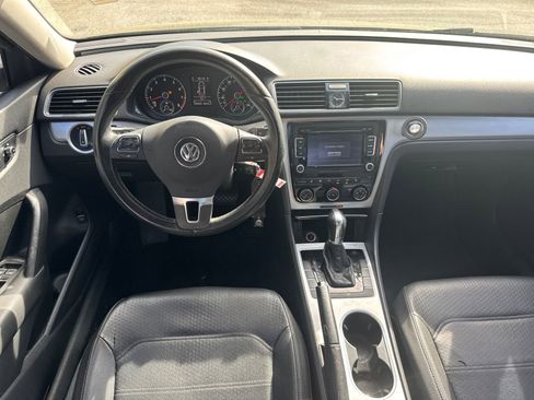Used 2013 Volkswagen Passat 2.5 SE image 22