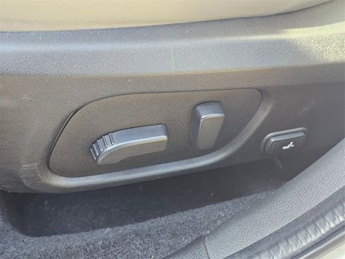 Used 2017 Subaru Forester 2.5i Limited w/ Popular Package #2 image 24