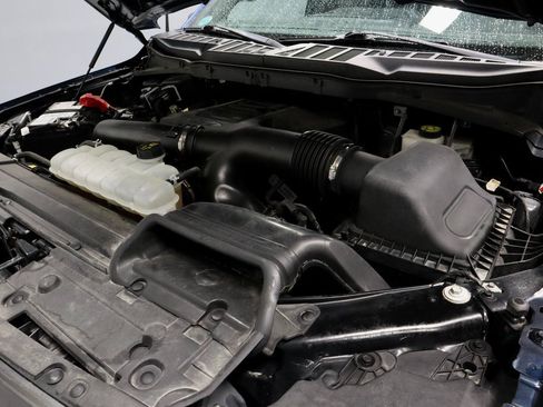 Certified 2022 Ford F150 XLT w/ Equipment Group 302A High image 18