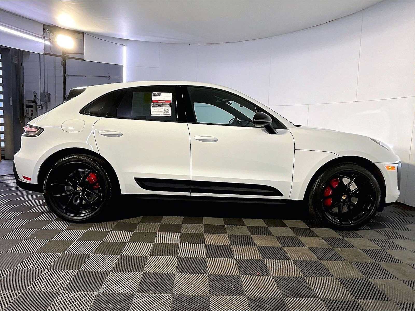 Certified 2022 Porsche Macan GTS AWD/4WD image 8