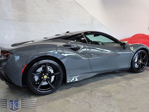 Used 2022 Ferrari F8 Tributo RWD image 6
