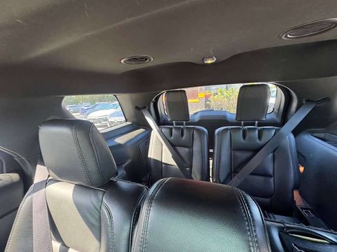 Used 2014 Ford Explorer XLT w/ Equipment Group 202A image 14