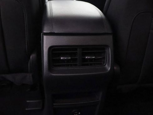 Used 2022 Ford Edge SE image 42