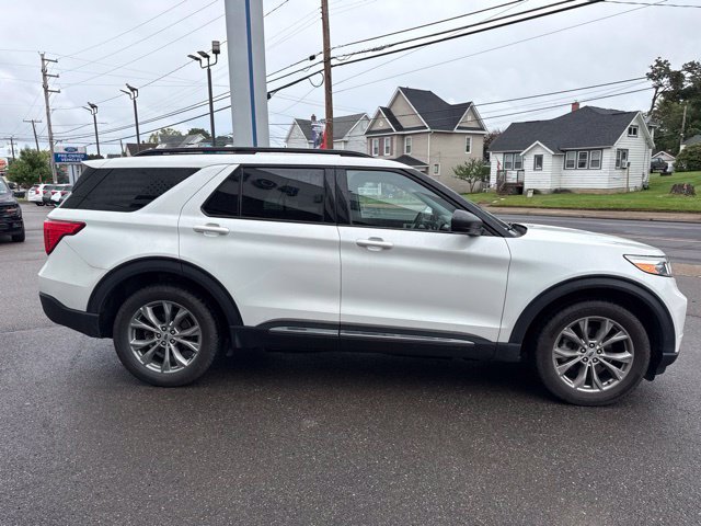 Used 2023 Ford Explorer XLT w/ Equipment Group 202A AWD/4WD image 5