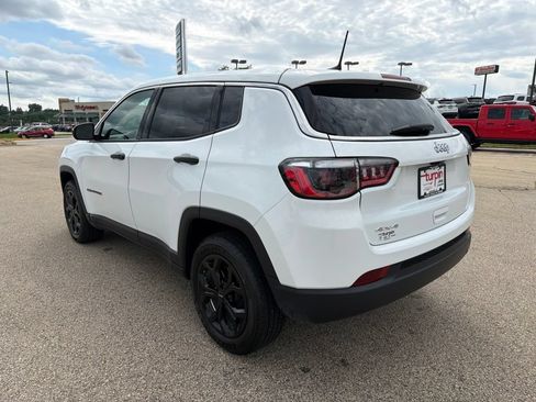 Used 2024 Jeep Compass Sport AWD/4WD image 7