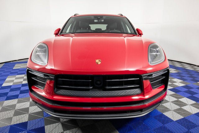 Used 2024 Porsche Macan w/ Premium Plus Package AWD/4WD image 3