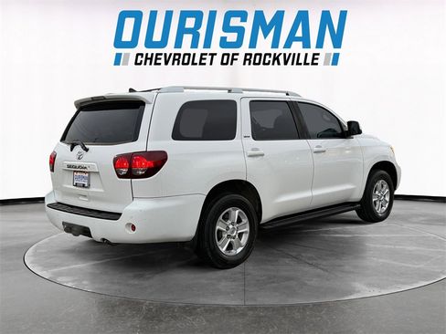 Used 2019 Toyota Sequoia SR5 image 6