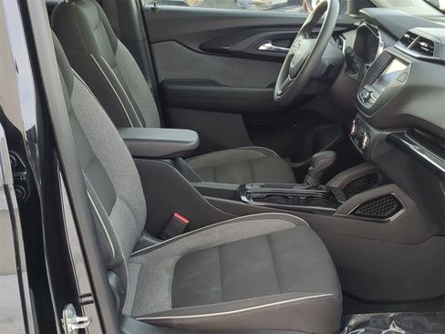 Used 2021 Chevrolet TrailBlazer LT w/ Driver Confidence Package image 28