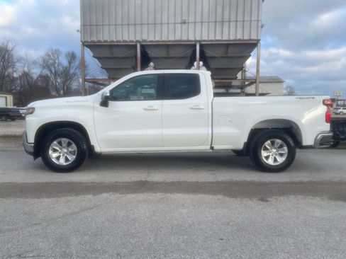 Used 2019 Chevrolet Silverado 1500 LT w/ Convenience Package image 2