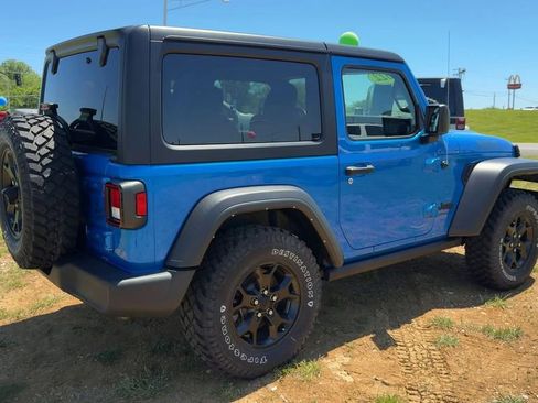 Used 2022 Jeep Wrangler Sport AWD/4WD image 7