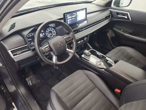 Used 2025 Mitsubishi Outlander SE AWD/4WD image 27