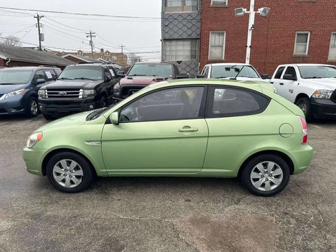 Used 2010 Hyundai Accent GS w/ Premium Pkg 3 image 5