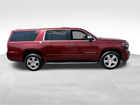 Used 2020 Chevrolet Suburban Premier image 2