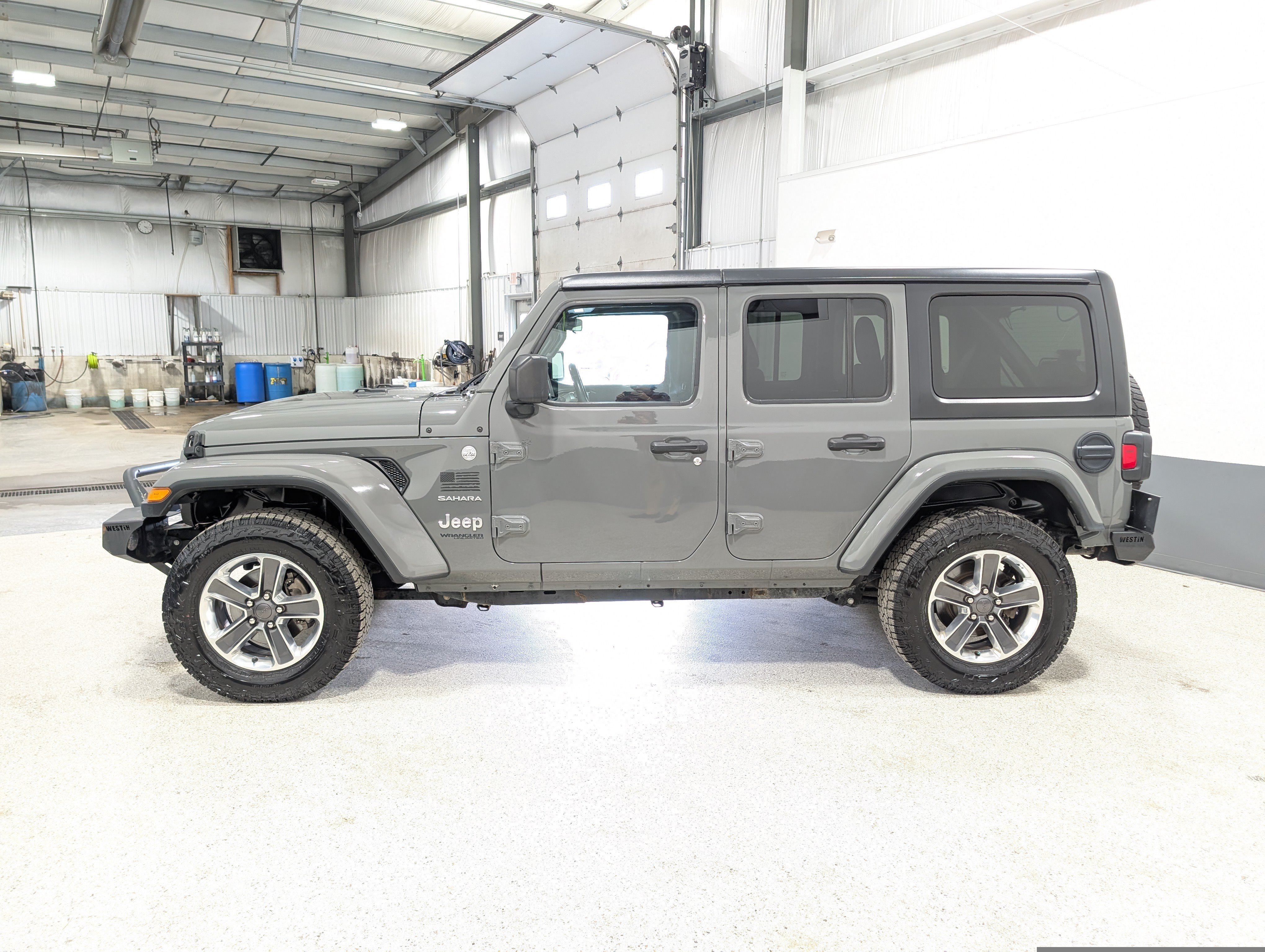 Used 2019 Jeep Wrangler Unlimited Sahara w/ Cold Weather Group AWD/4WD image 6