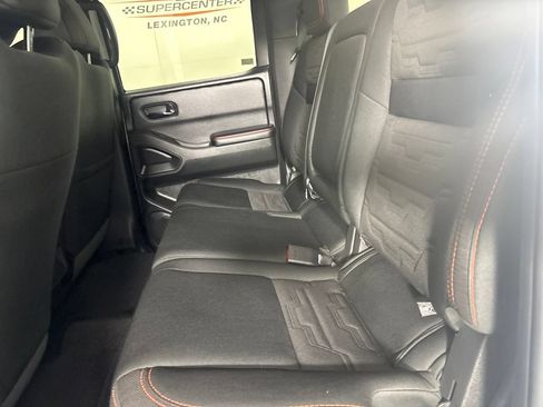 Used 2025 Nissan Frontier PRO-4X AWD/4WD image 22