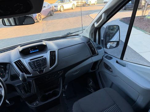 Used 2019 Ford Transit 150 XLT image 32