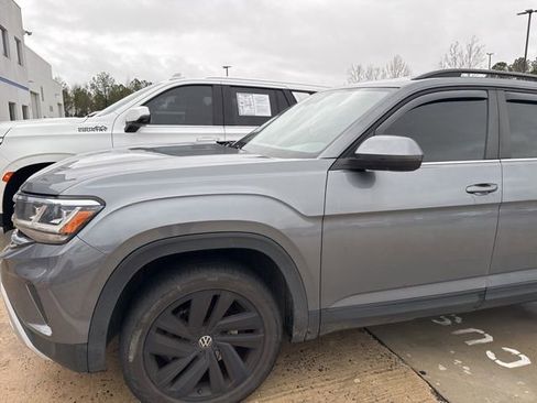 Used 2021 Volkswagen Atlas SE image 4