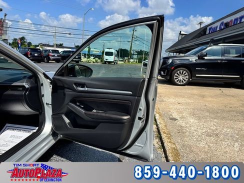 Used 2023 Nissan Altima 2.5 SR FWD image 47