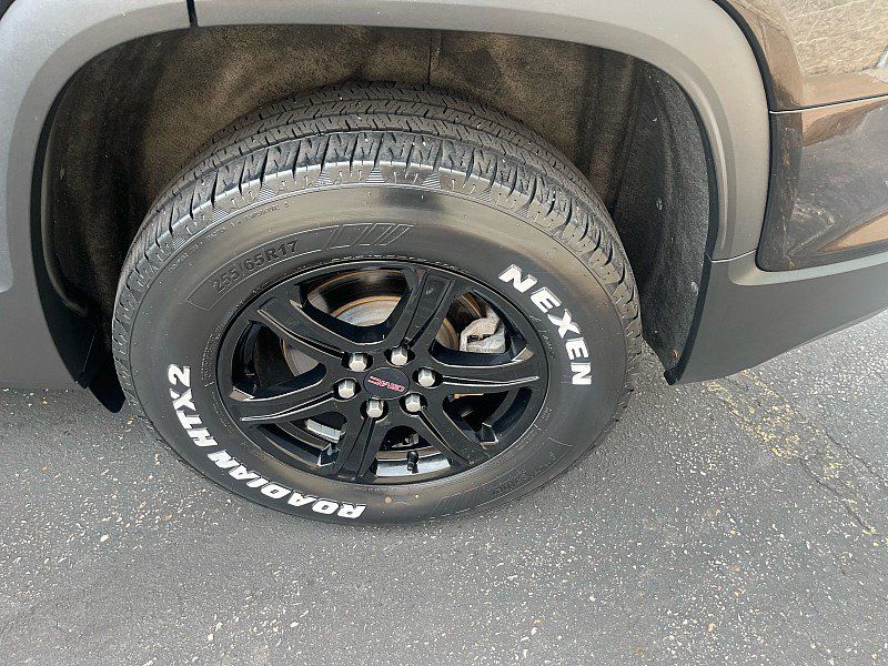 Used 2023 GMC Acadia AT4 AWD/4WD image 12