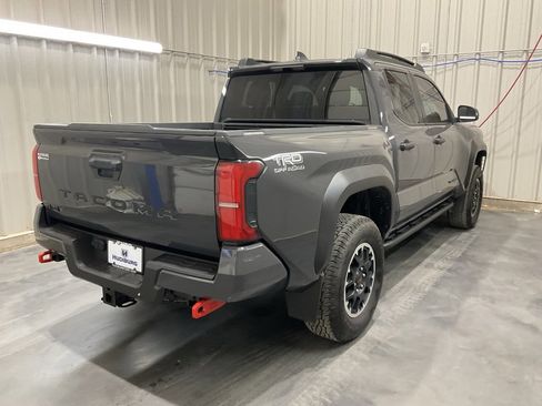 Used 2024 Toyota Tacoma TRD Off-Road image 22